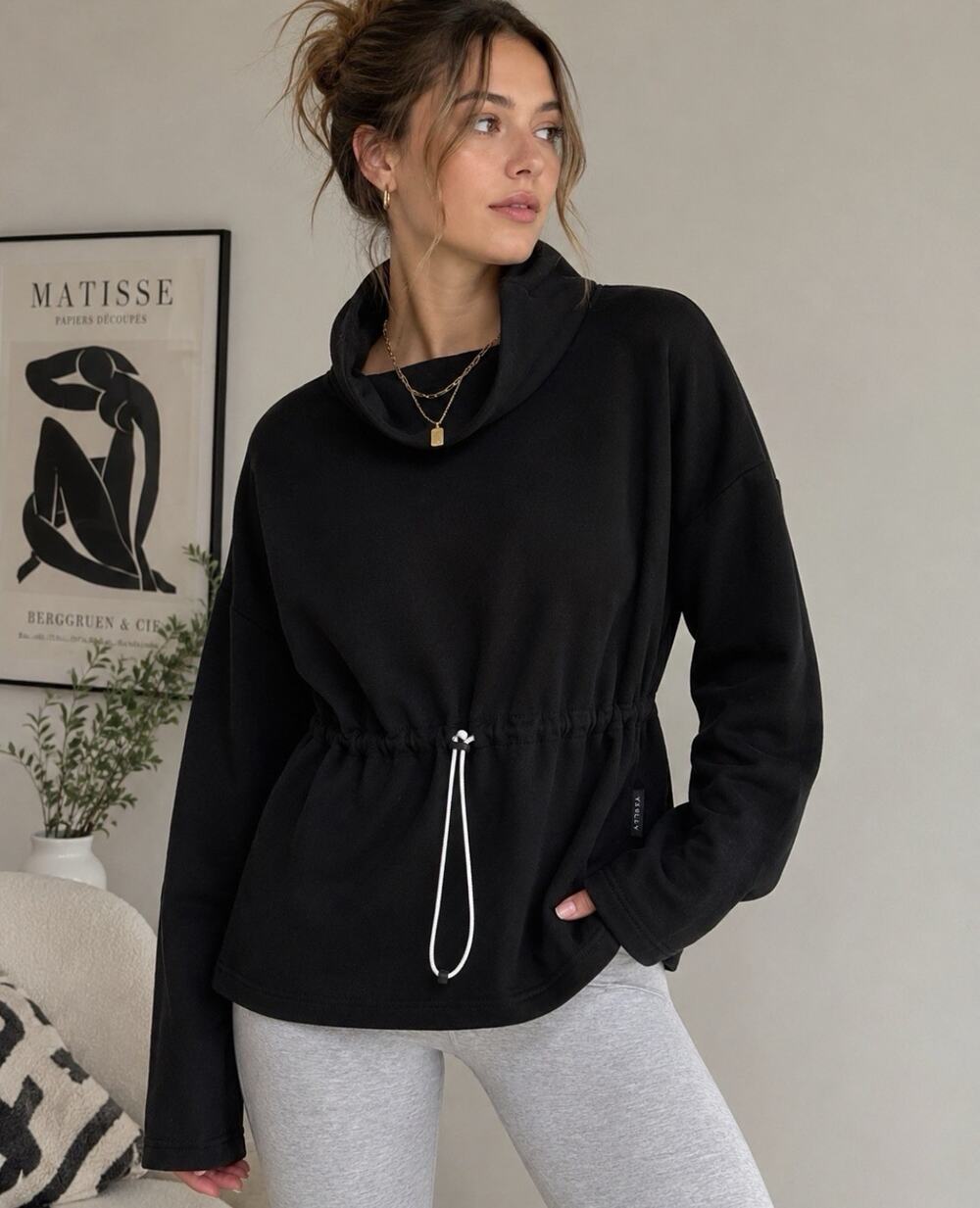 Varley Black Funnel Neck Cinch Waist Sweatshirt Pullover Women’s M Athleisure
